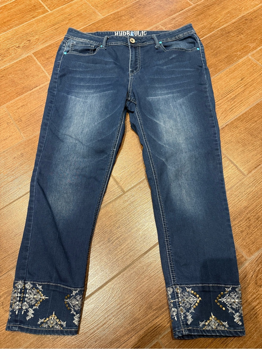 Hydraulic Dark Blue Cropped Jeans with Embroidered Ankles